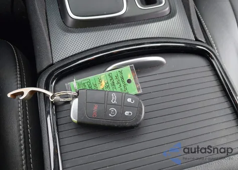 2015 Chrysler 300 300S z USA, uszkodzony, nr VIN 2C3CCAGG2FH736329